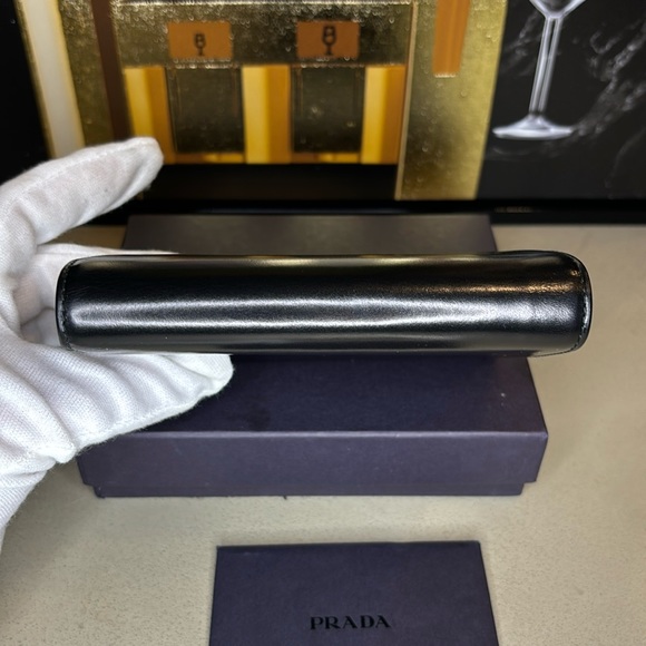PRADA | ✨NEW✨ Trifold Leather Wallet in Black - Picture 5 of 14